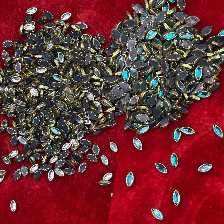 eye kundans eye kundans