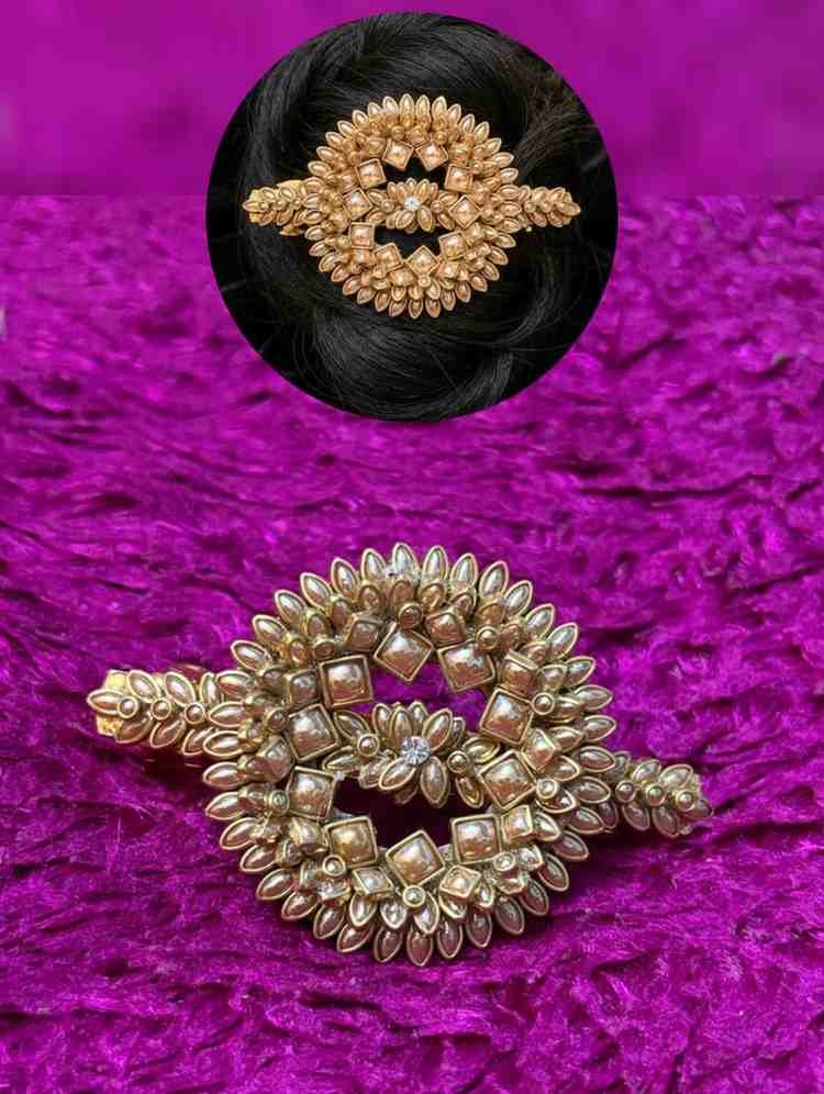 center clip17 (small) center clip17 (small)